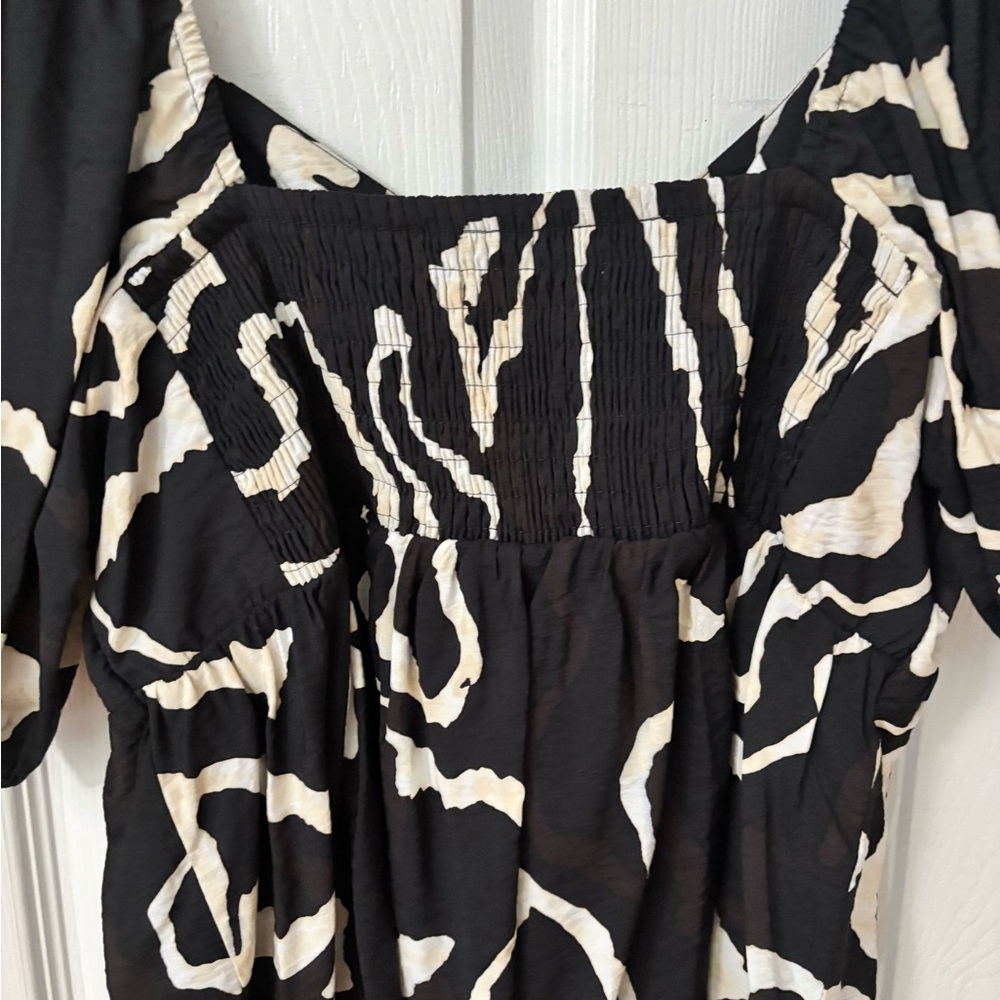 Nine West Black Top with Cream Abstract Print